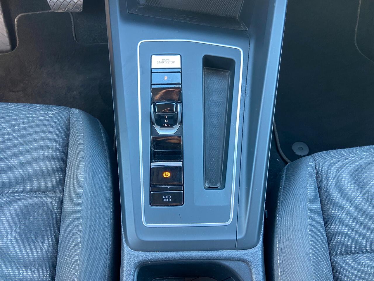 Volkswagen Golf VIII 2020 1.0 eTSI evo Life 110cv dsg