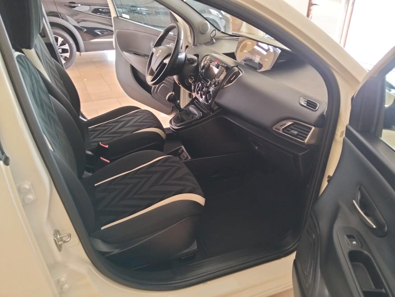 Lancia Ypsilon 1.2 69 CV 5 porte GPL Ecochic Gold