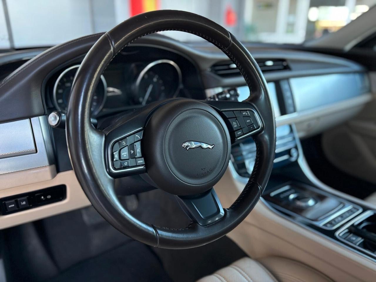 Jaguar XF 2.0 D 180 CV AWD aut. Prestige