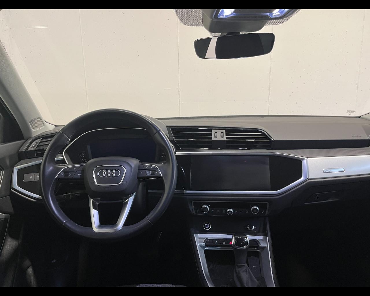 AUDI Q3 35 S-TRONIC BUSINESS ADVANCED