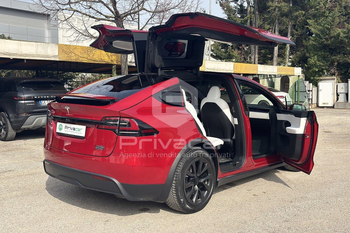 TESLA Model X Plaid