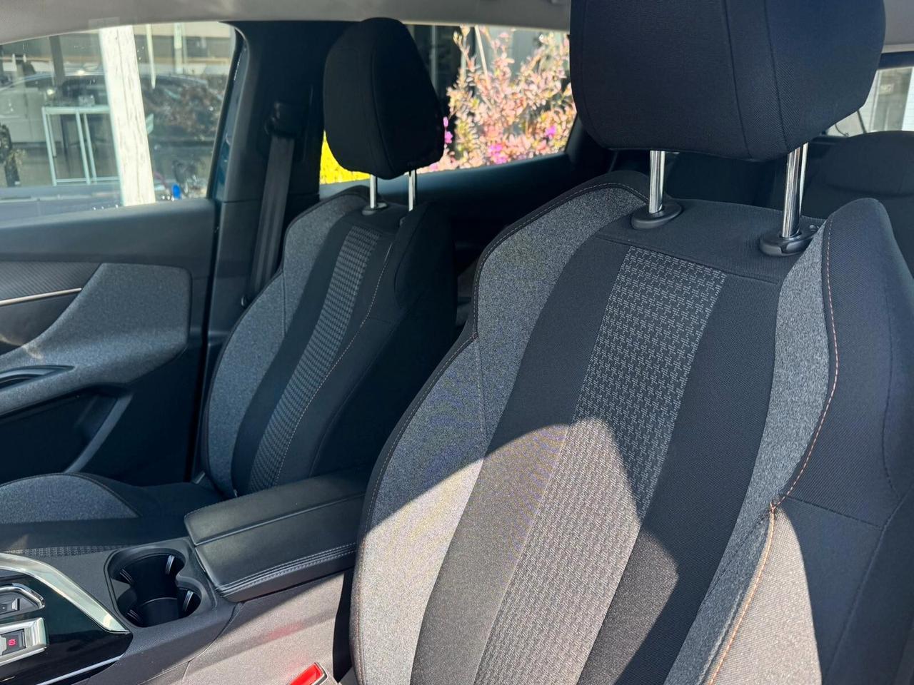 Peugeot 3008 BlueHDi 130 S&S EAT8 Active Pack