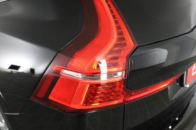 VOLVO XC60 XC60 B4 (d) automatico Momentum
