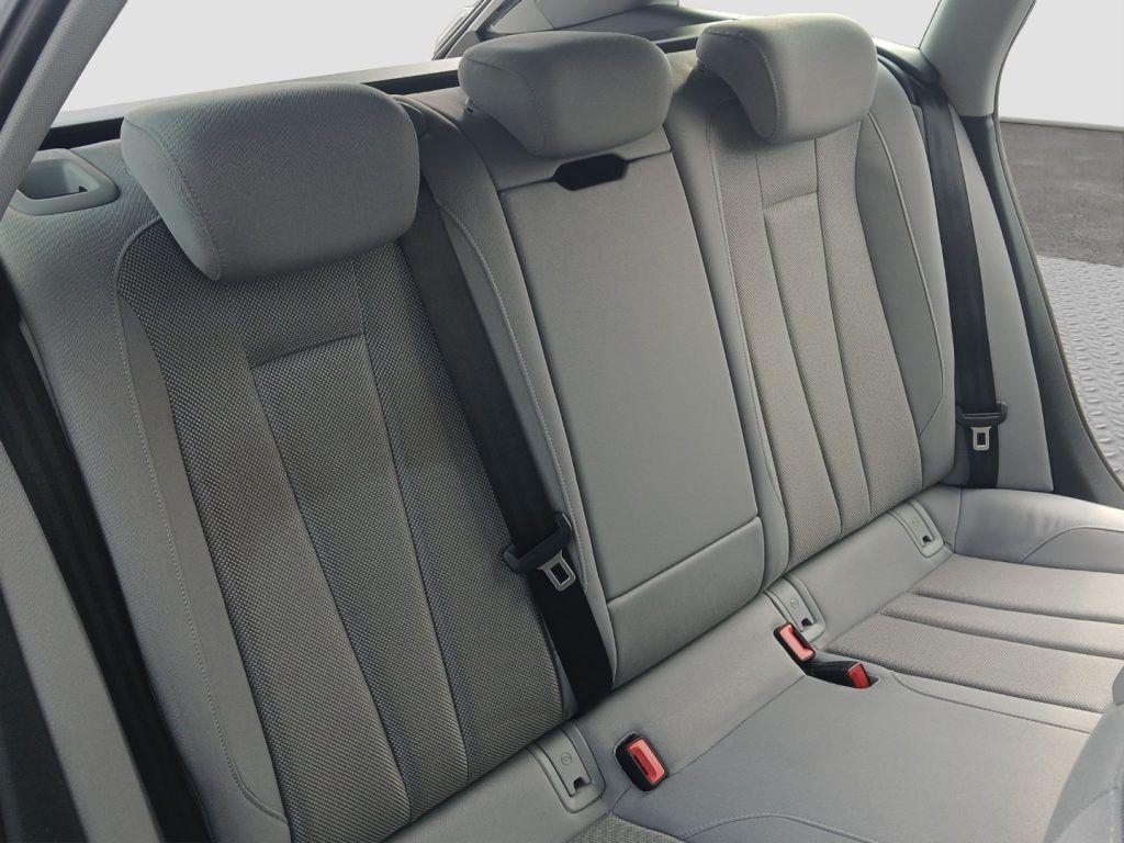 Audi A4 Avant 30 TDI/136 CV S tronic