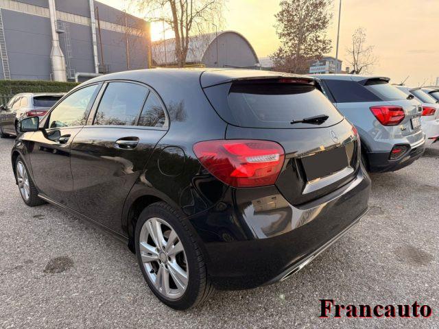 MERCEDES-BENZ A 200 d Automatic Business