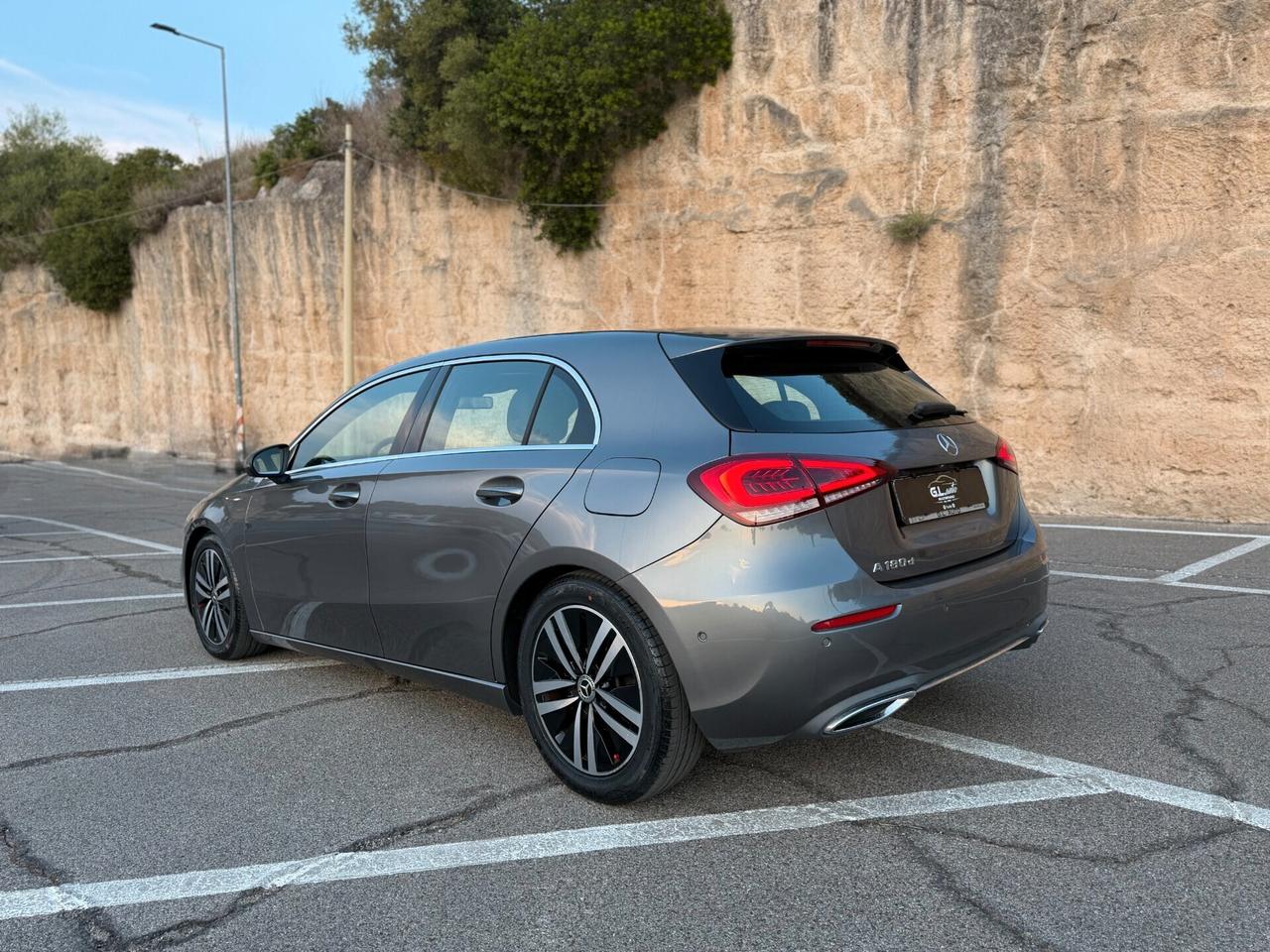 Mercedes A180 SPORT/1500 116CV/AUTOMATICA/VIRTUAL 10.25