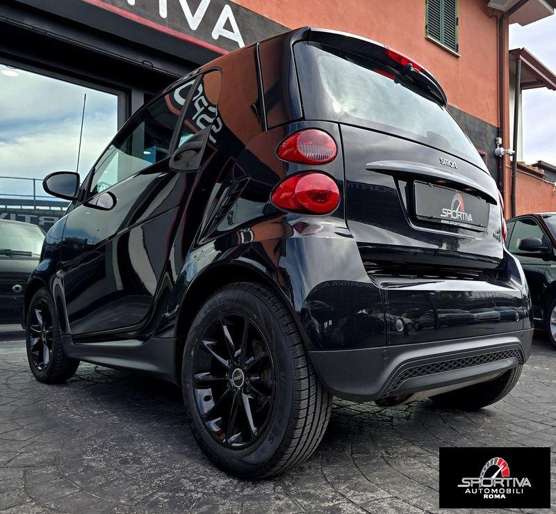 smart fortwo 69000KM TOTAL BLACK UNIPRO!