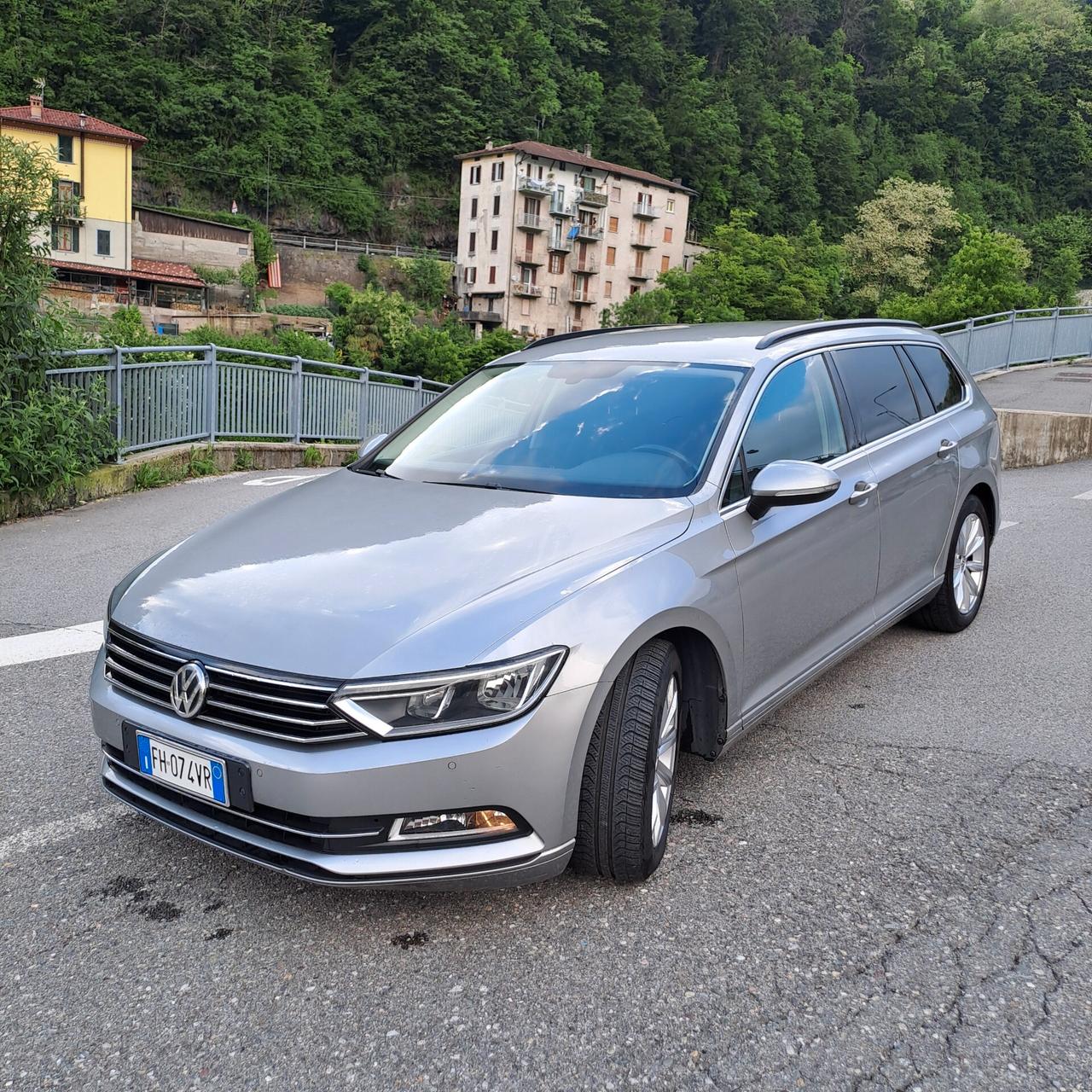 VW PASSAT 2.0TDI UNICO PROPRIETARIO - TENUTA BENE