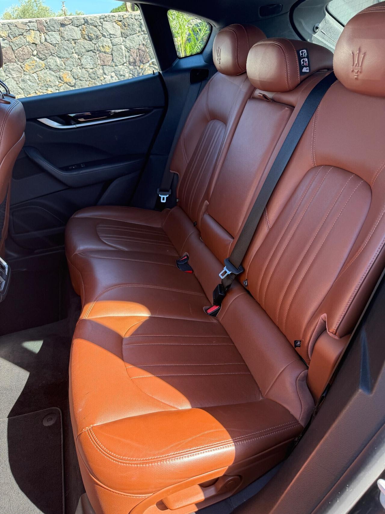 Maserati Levante V6 Diesel AWD tetto apribile