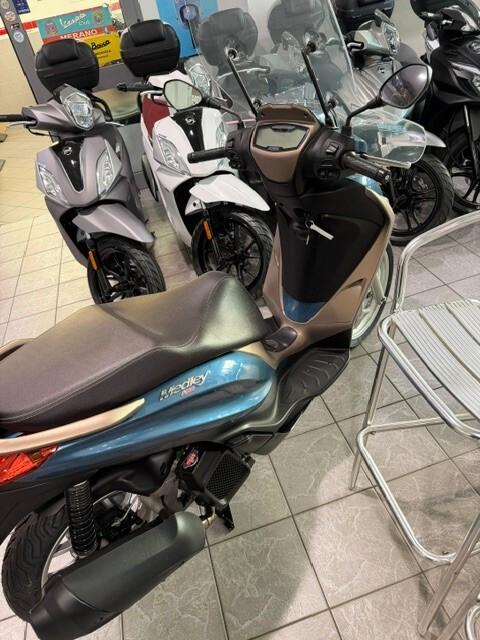 Piaggio Medley 125 BAULETTO PARABREZZA