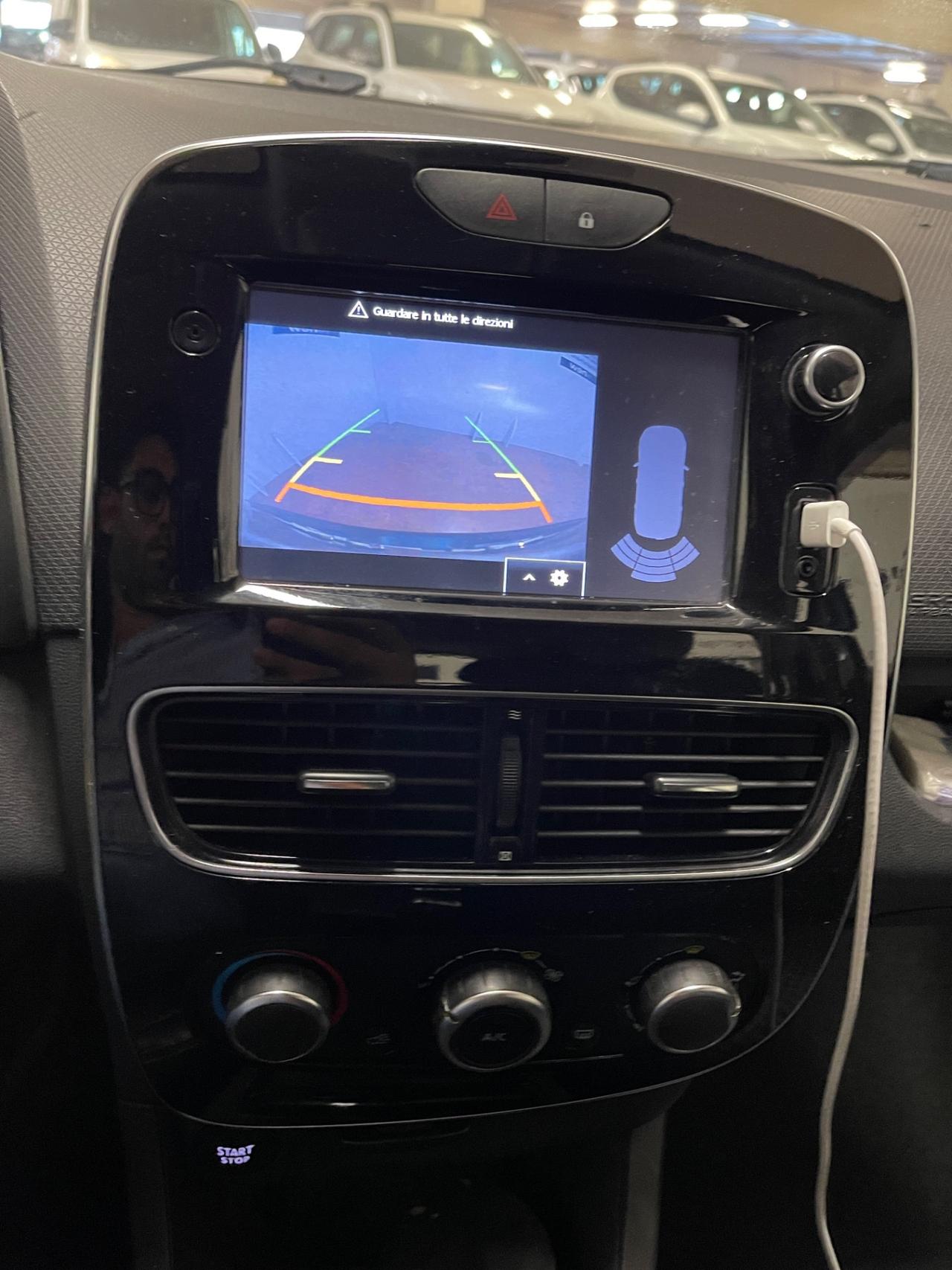 Renault Clio dCi 8V 90 CV 5 porte Moschino Intens