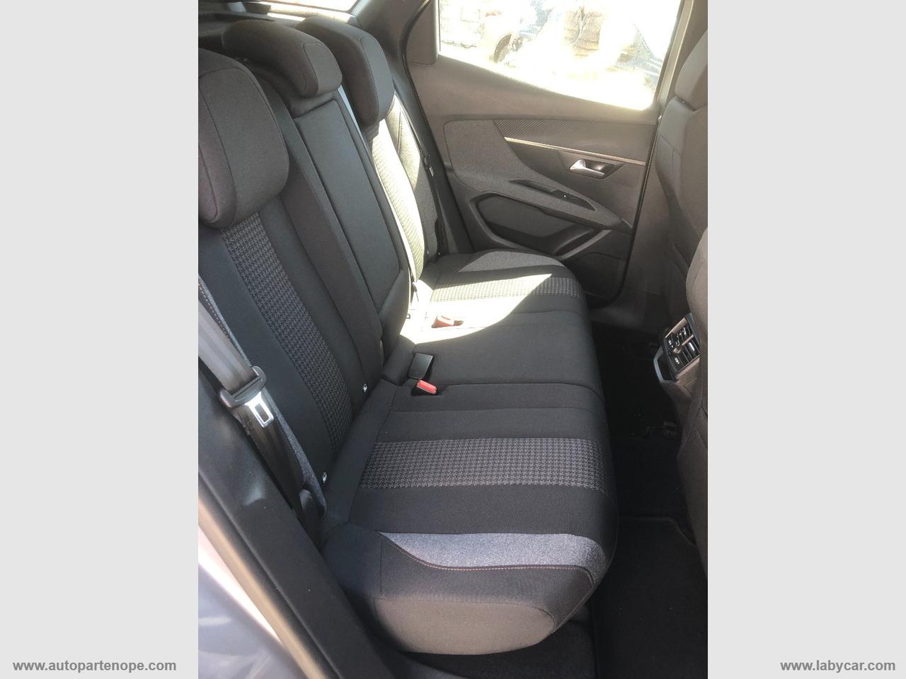PEUGEOT 3008 BlueHDi 130 S&S Business