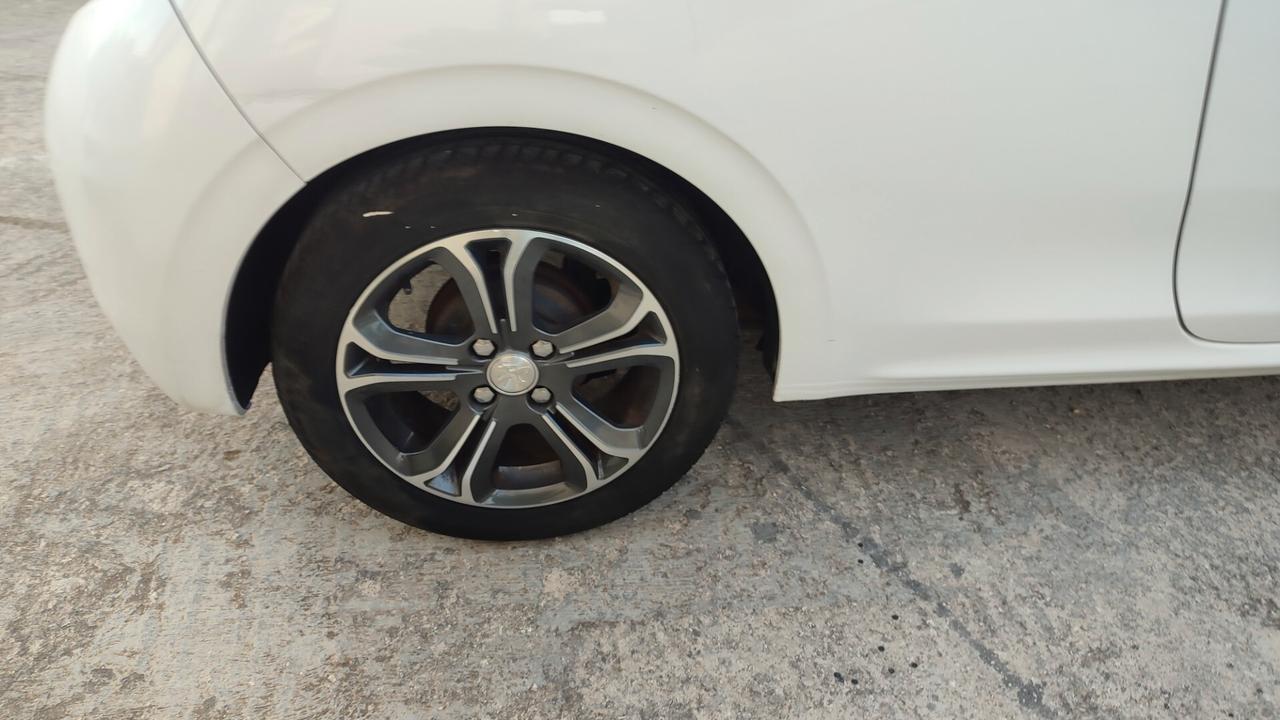 Peugeot 208 1.4 HDI TETTO PANORAMICO