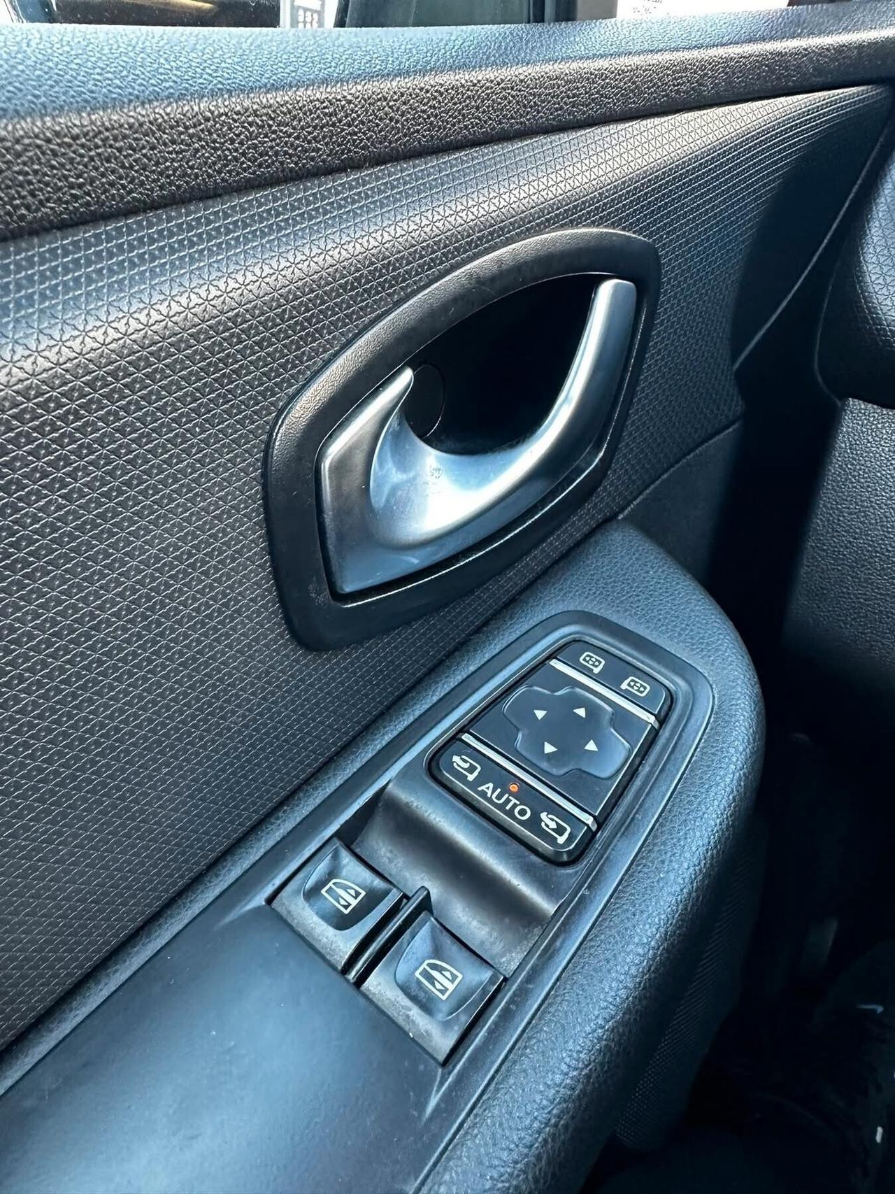 Renault Clio dCi 8V 90CV Start&Stop 5 porte Energy Intens NEOPATENTATI