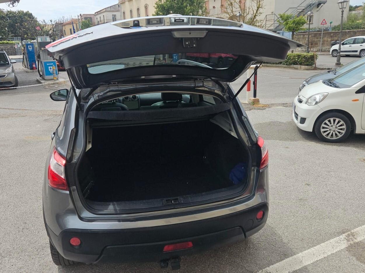 Nissan Qashqai 1.6 dCi DPF Lounge 4WD