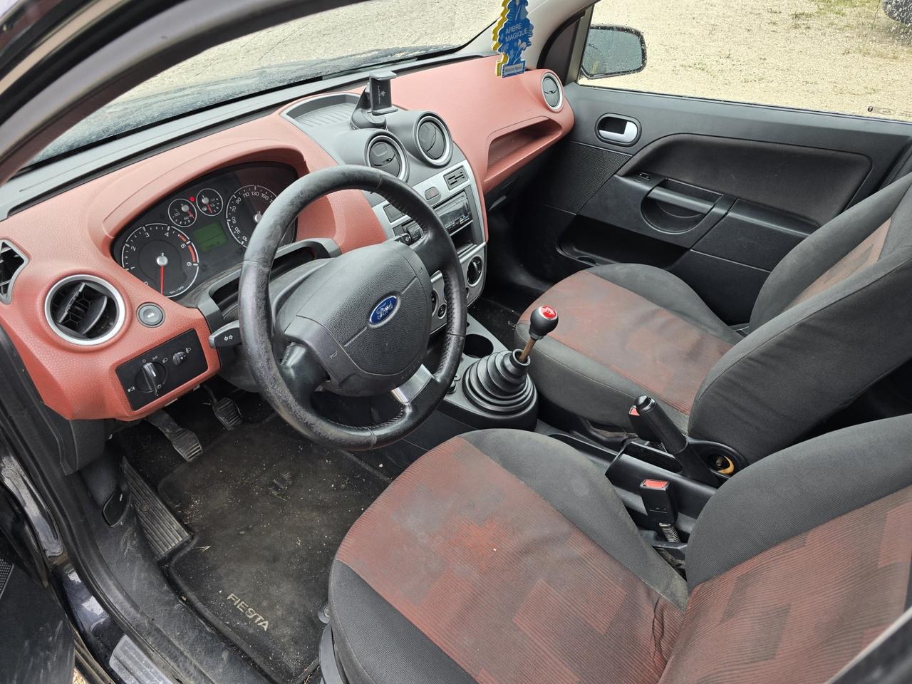 Ford Fiesta 1.4 TDCi 5p. Ghia SI NEOPATENTATI
