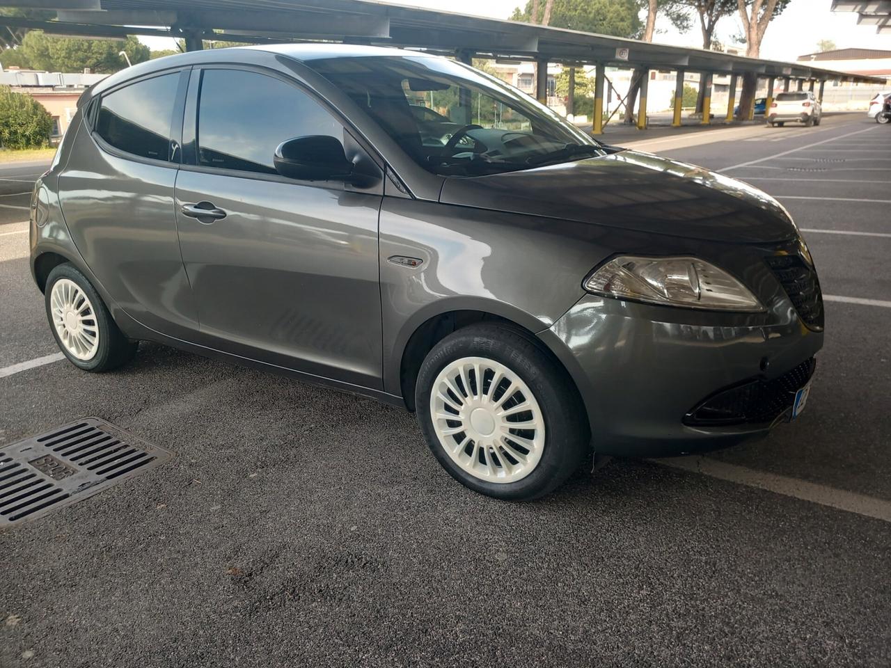 Lancia Ypsilon 1.2 69 CV 5 porte Gold