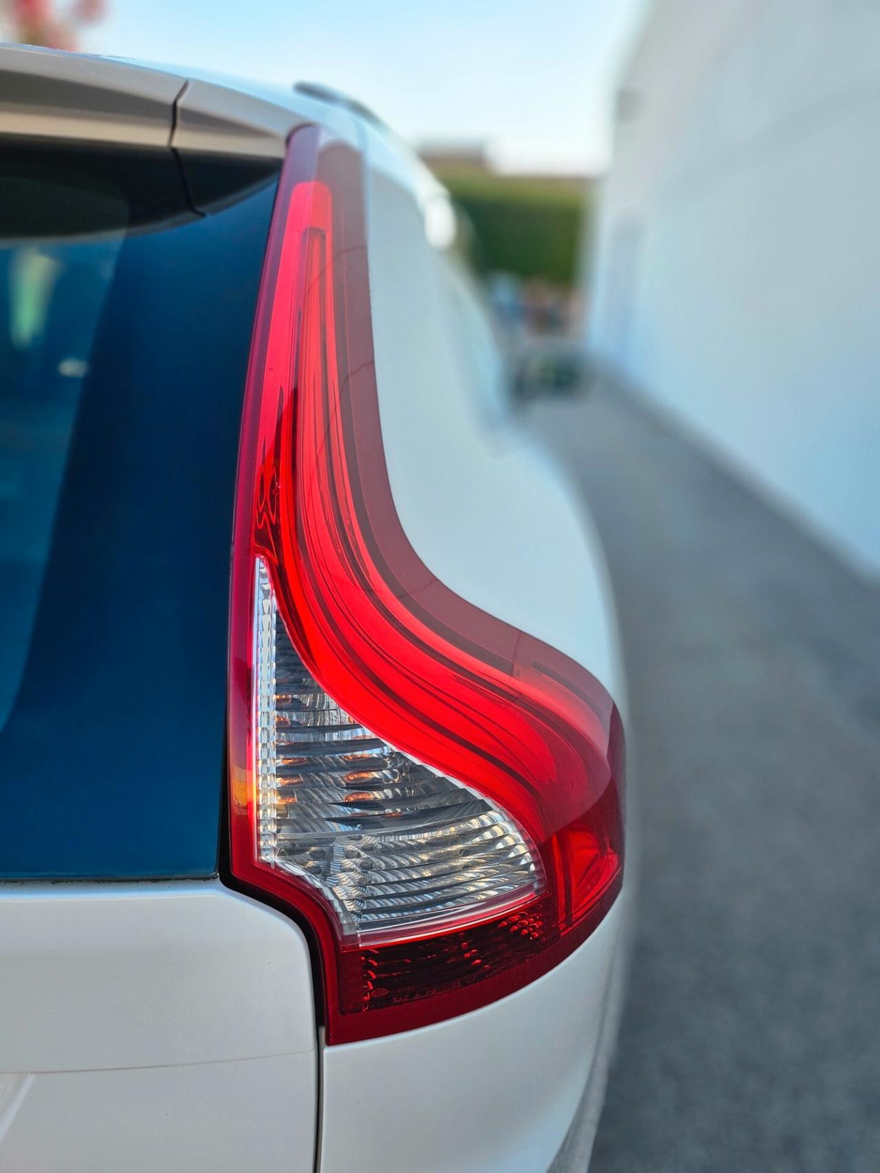 Volvo XC 60 XC60 D5 AWD R-design