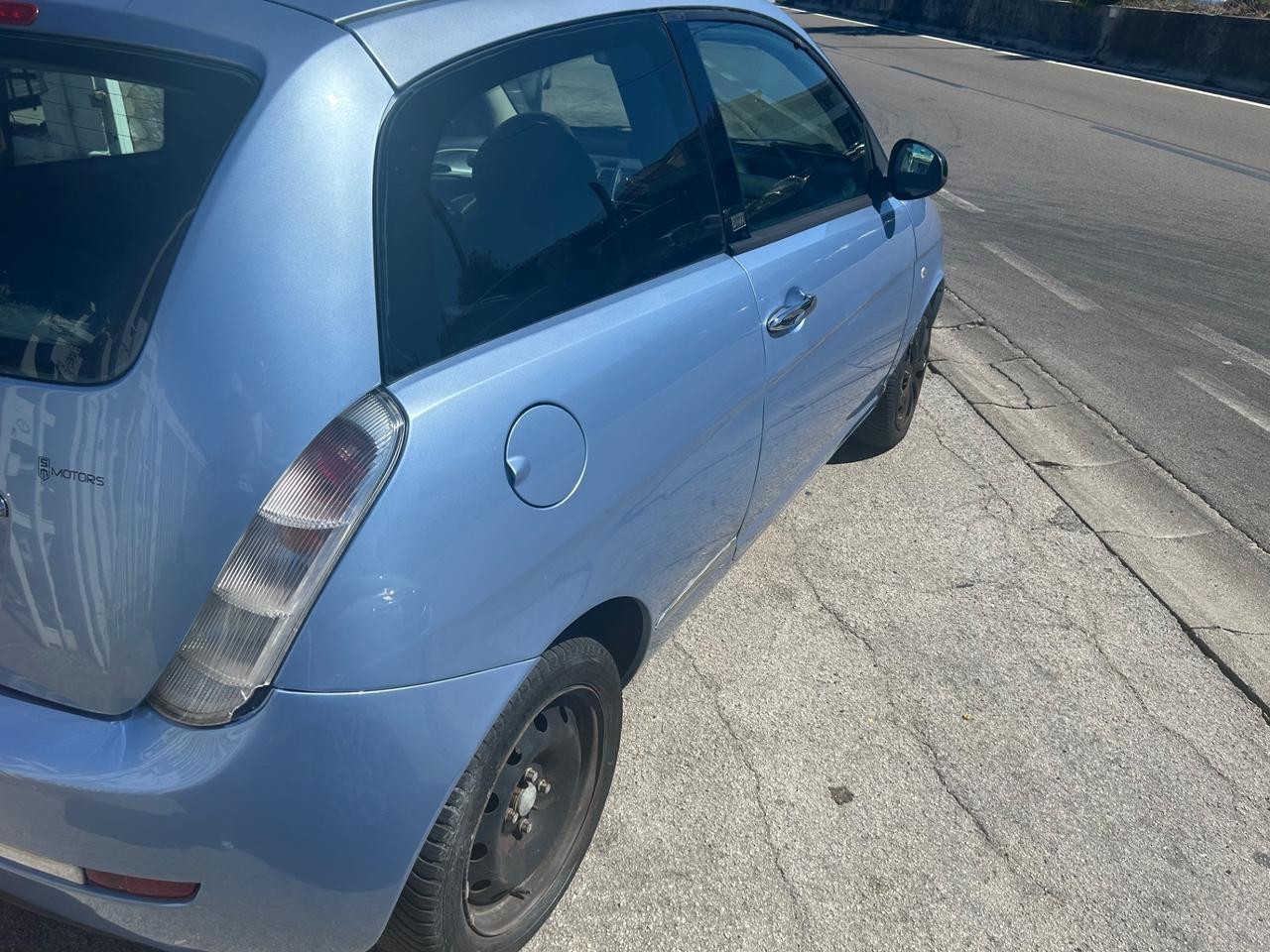 Lancia Ypsilon 1.2 69 CV Unyca