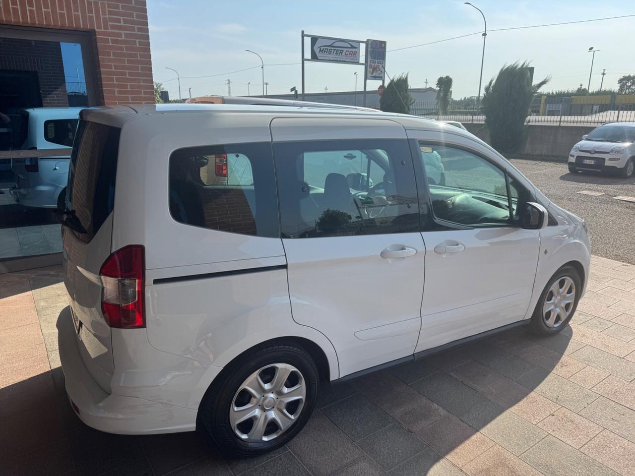 Ford Tourneo Courier 1.5 TDCI 100 CV S&S Plus
