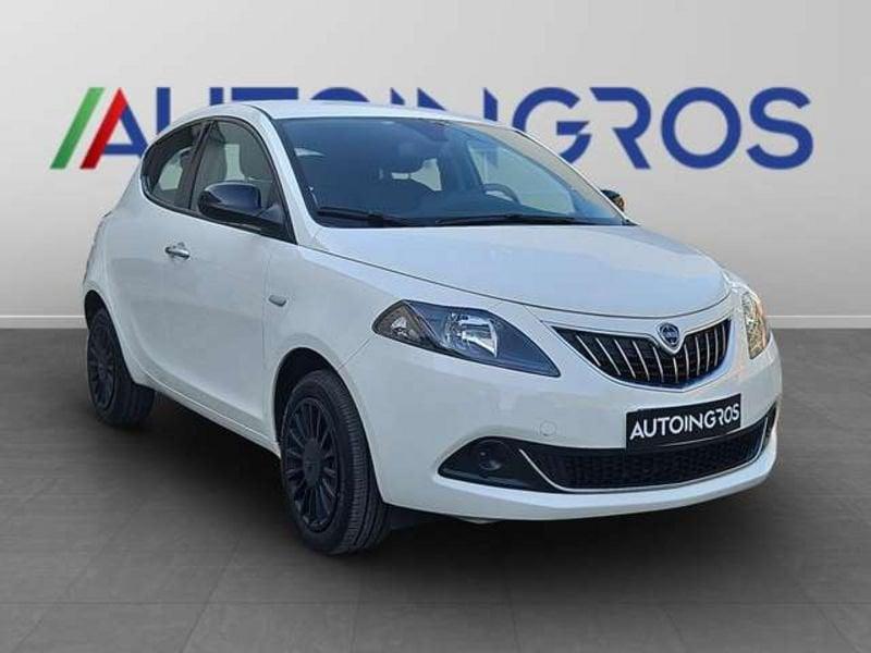 Lancia Ypsilon 1.0 firefly hybrid Silver s