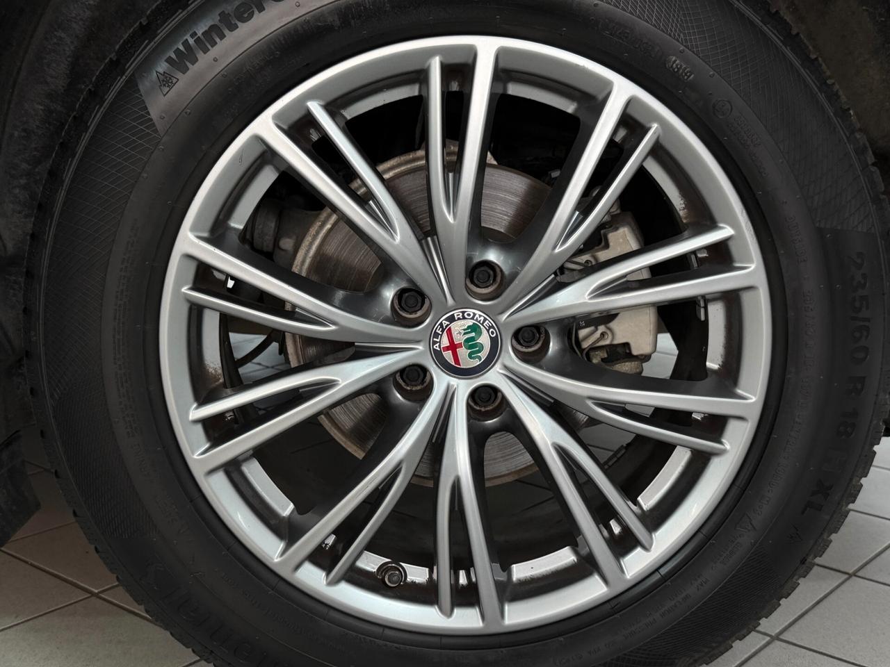 Alfa Romeo Stelvio 2.2 TD 160 CV BUSINESS AT8 DISTRIBUZIONE ESEGUITA NAVI 18" SENSORI VETRI SCURI UNICO PROPRIETARIO