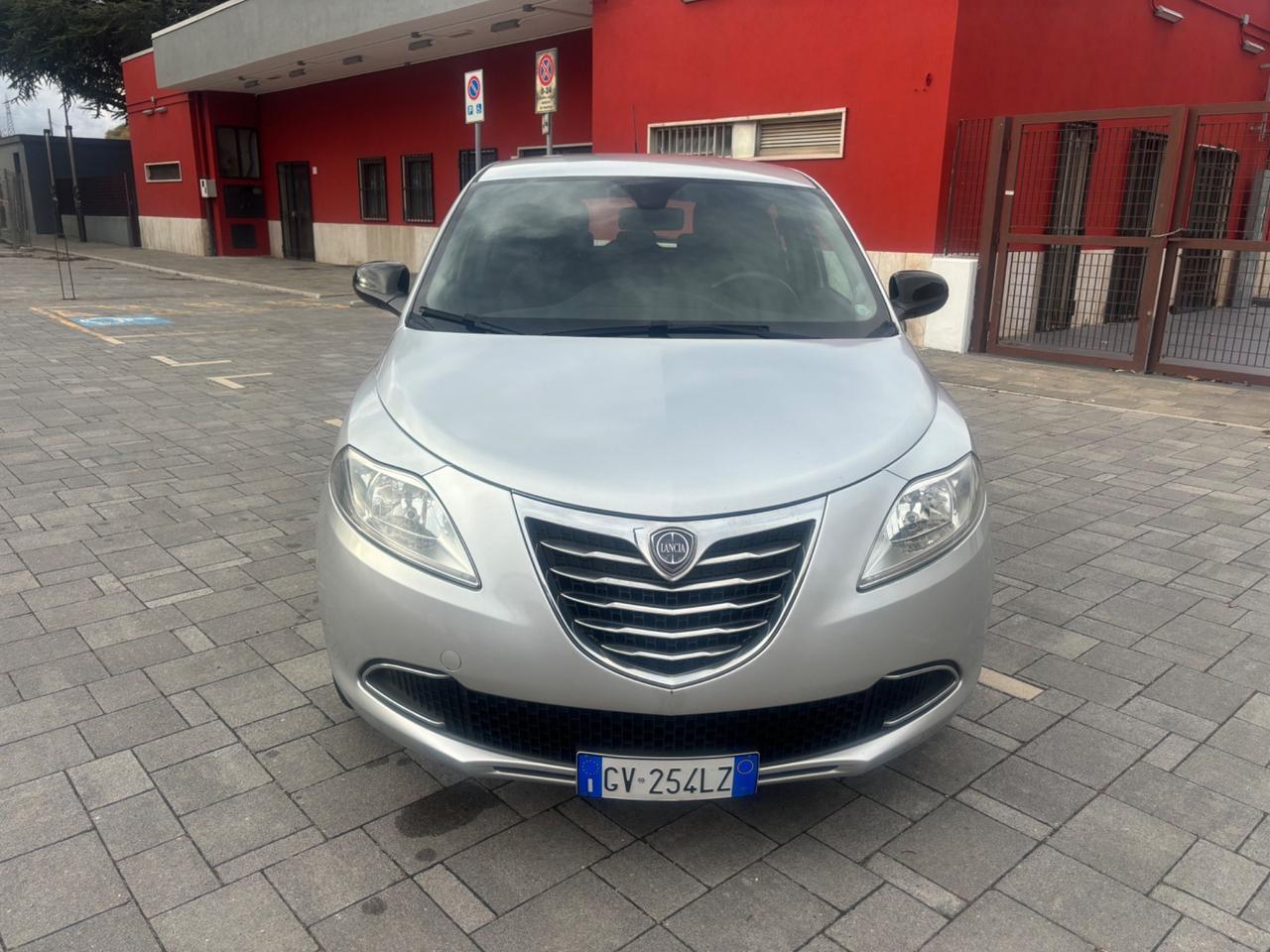 Lancia Ypsilon 1.2 69 CV 5 porte Gold