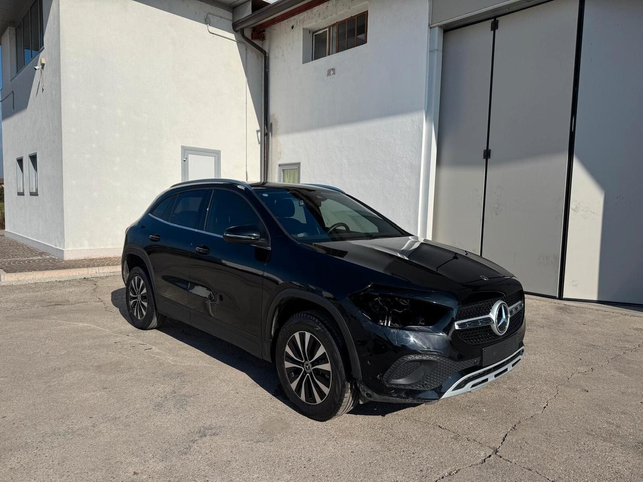 Mercedes-Benz GLA 250 e phev eq-power START