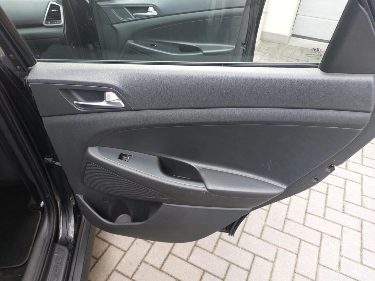 Hyundai Tucson 1.7 crdi Comfort 2wd 115cv Garanzia 12 Mesi