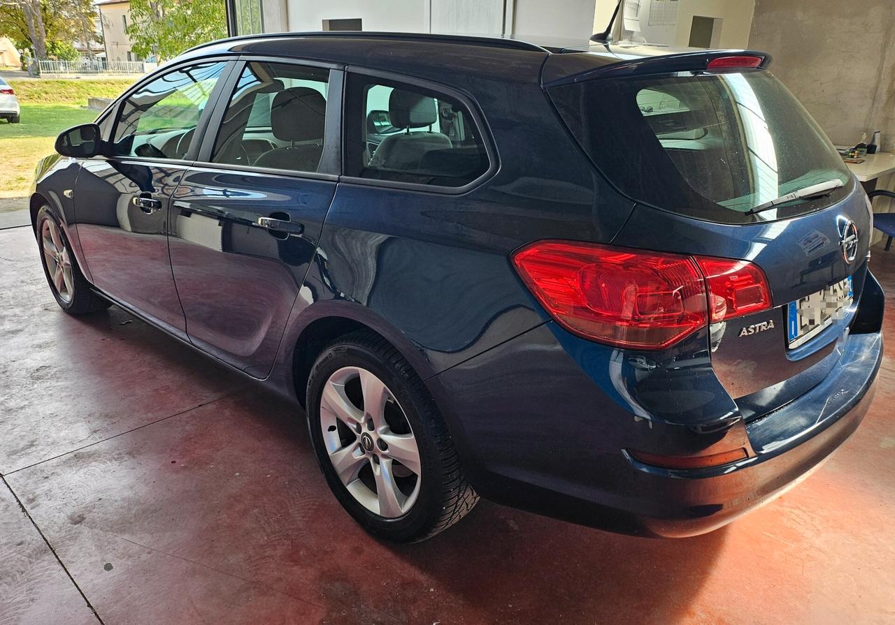 Opel Astra 1.7 CDTI 110CV Sports Tourer Cosmo