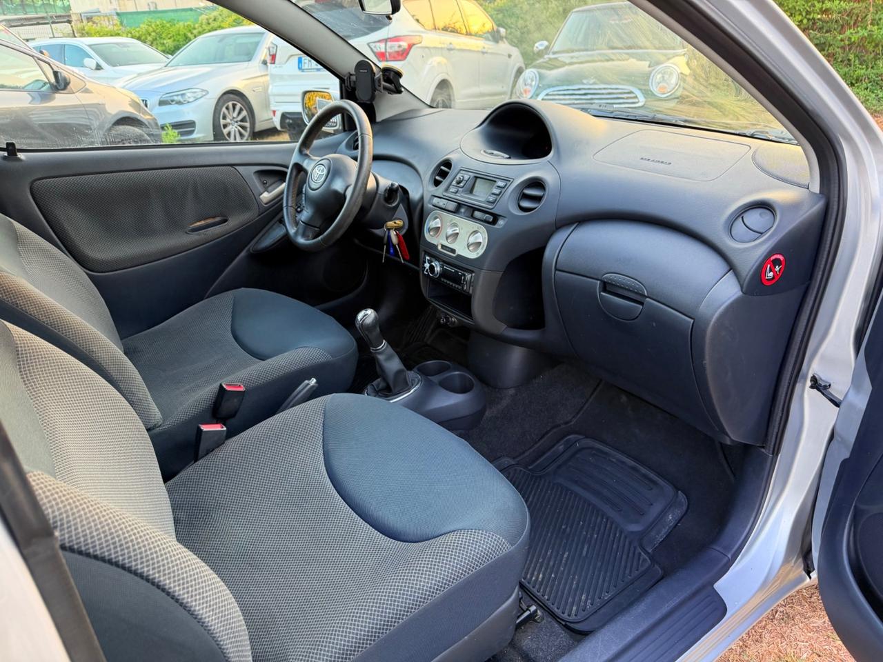 Toyota Yaris 1.0i 3 porte Expo Clima Benzina 65cv 2005