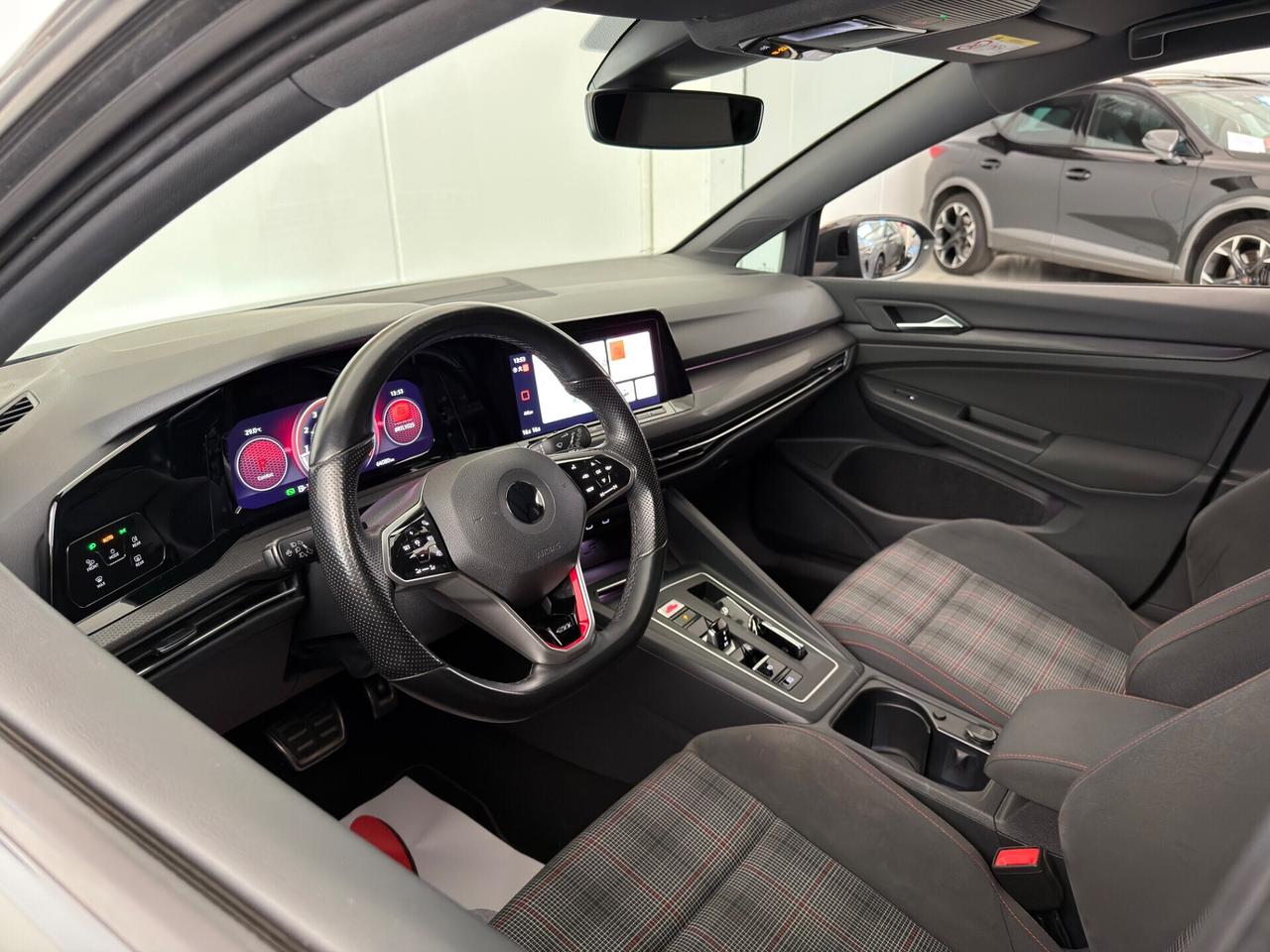 Volkswagen Golf GTI 2.0 TSI DSG 245cv