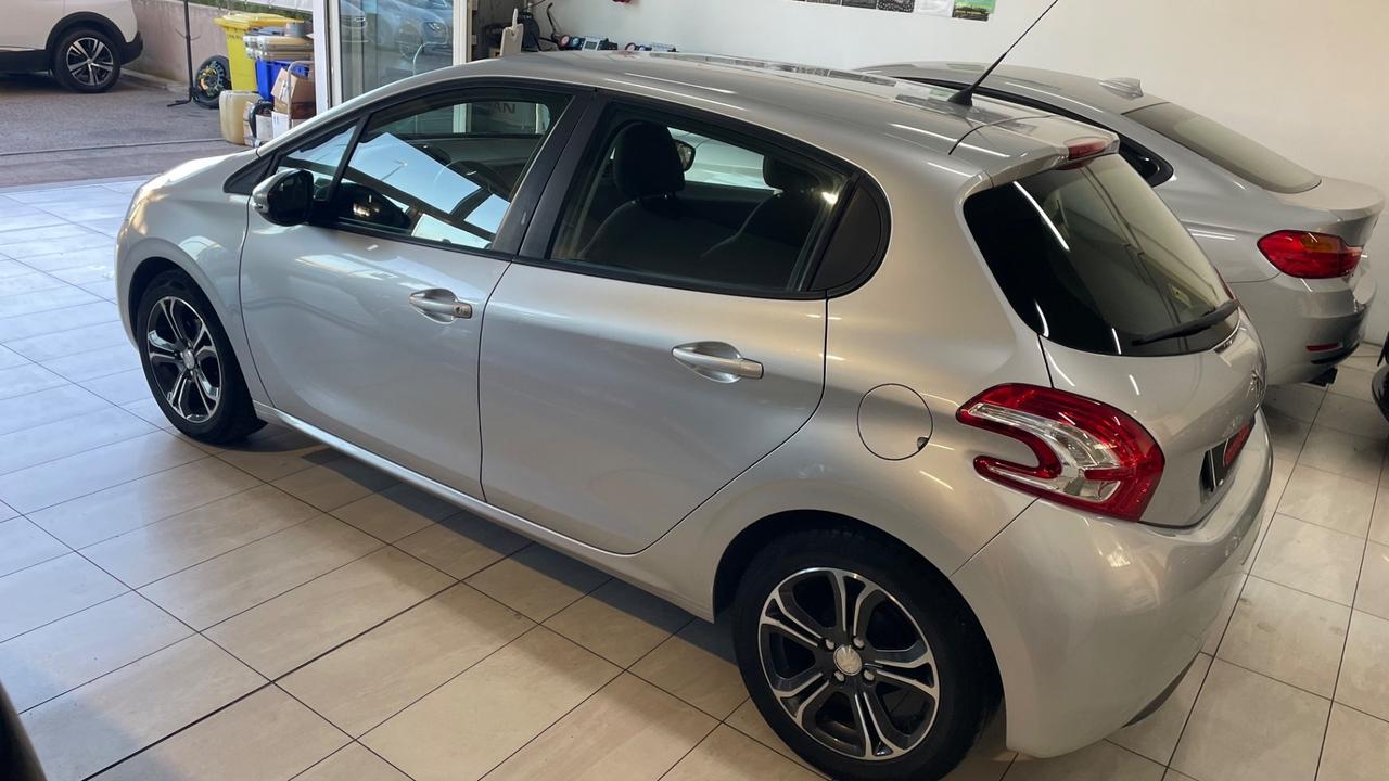 Peugeot 208 1.4 HDi 68 CV 5 porte Active