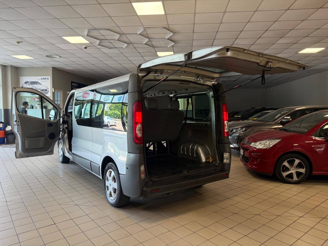 Renault Trafic T29 2.0 dCi/90 PL-TN Passenger Confort
