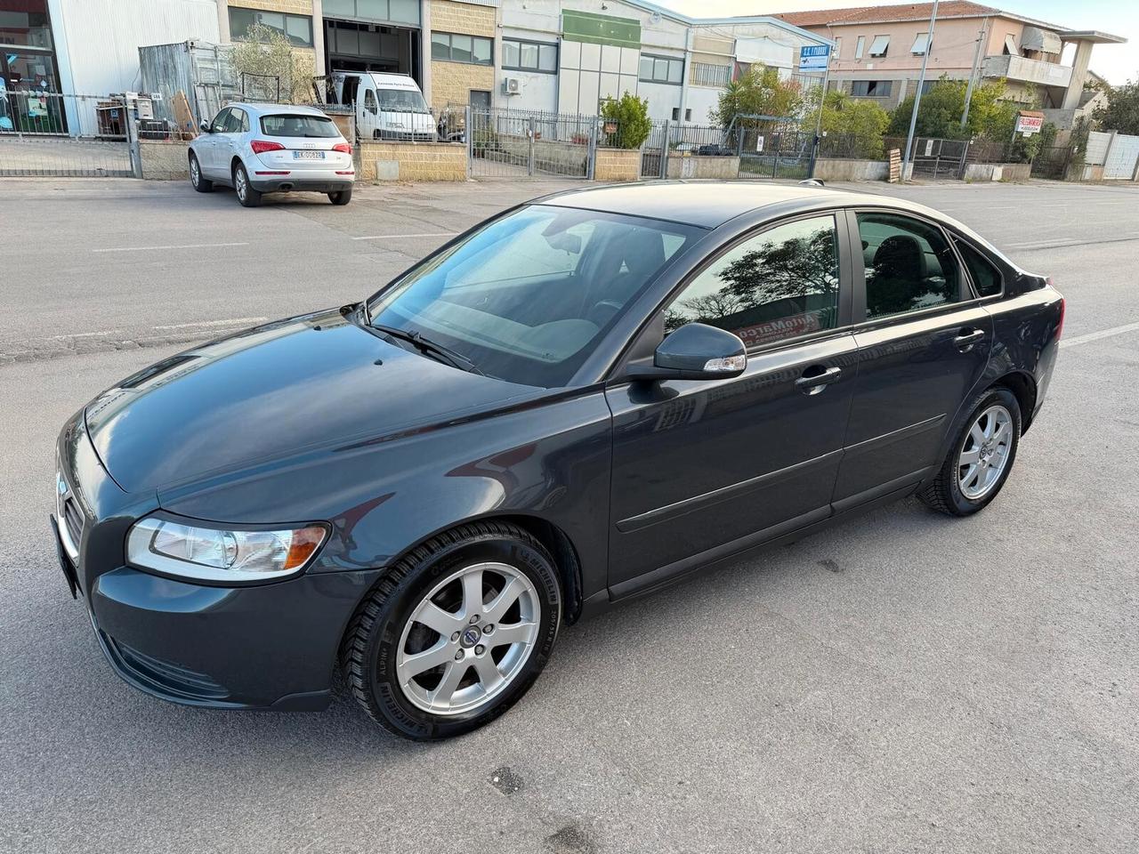 Volvo S40 D3 R-design