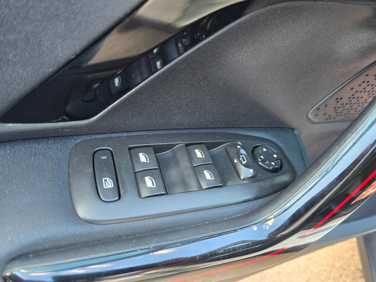Peugeot 208 BlueHDi 100 5 porte GT Line