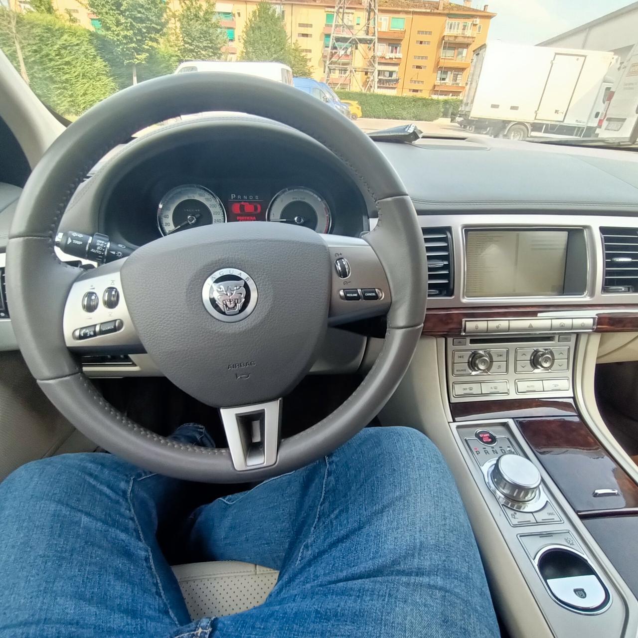 Jaguar XF 2.7D V6 PELLE BEIGE PERFETTO STATO