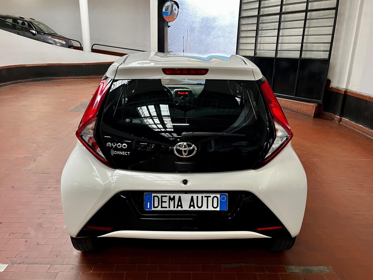 Toyota Aygo Connect 5p 1.0 x-cool 72cv