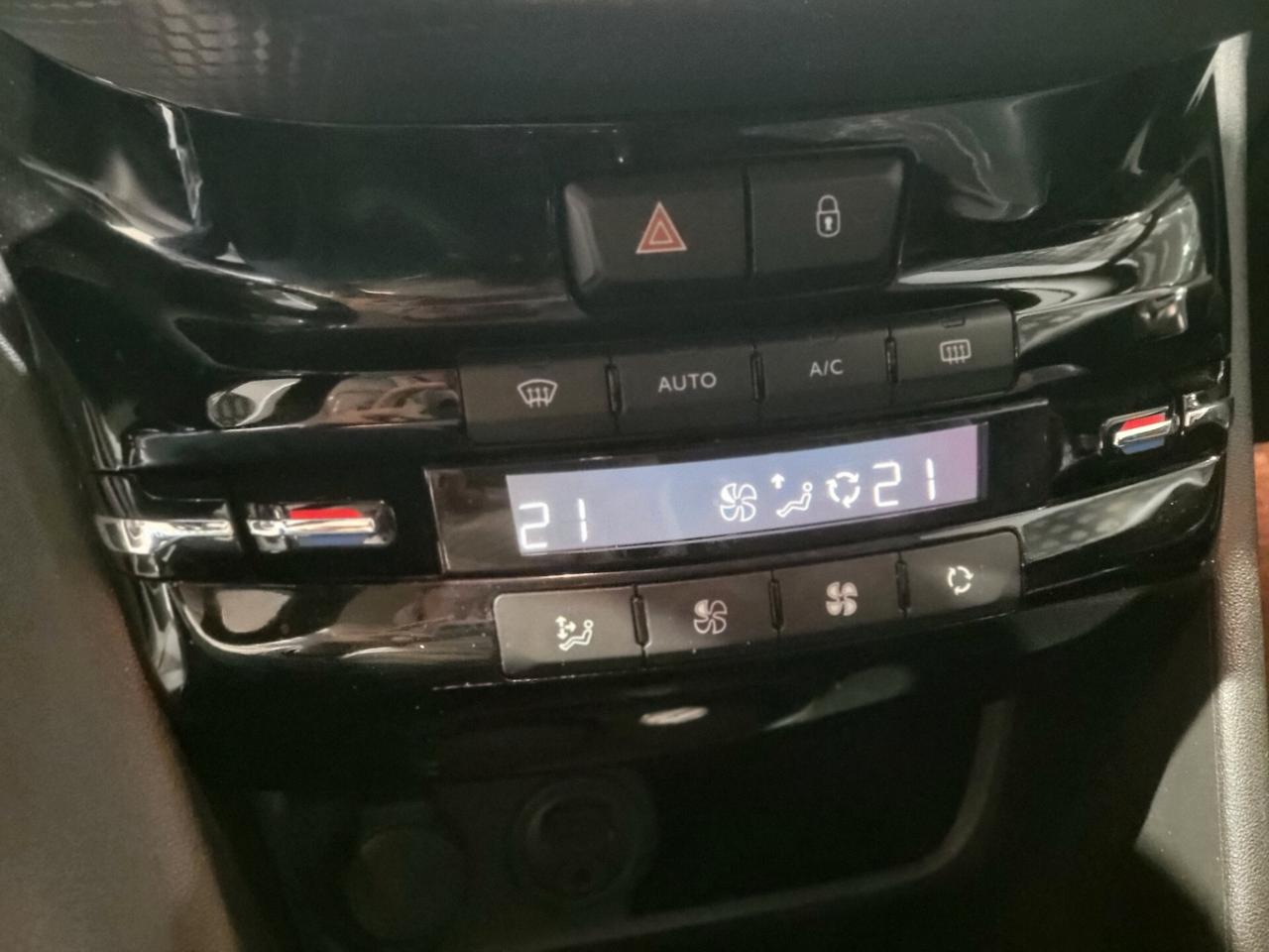 Peugeot 2008 - 2016 1.6 BlueHDi 100 Allure