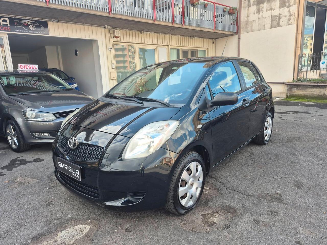 Toyota Yaris 1.0 5 porte Sol