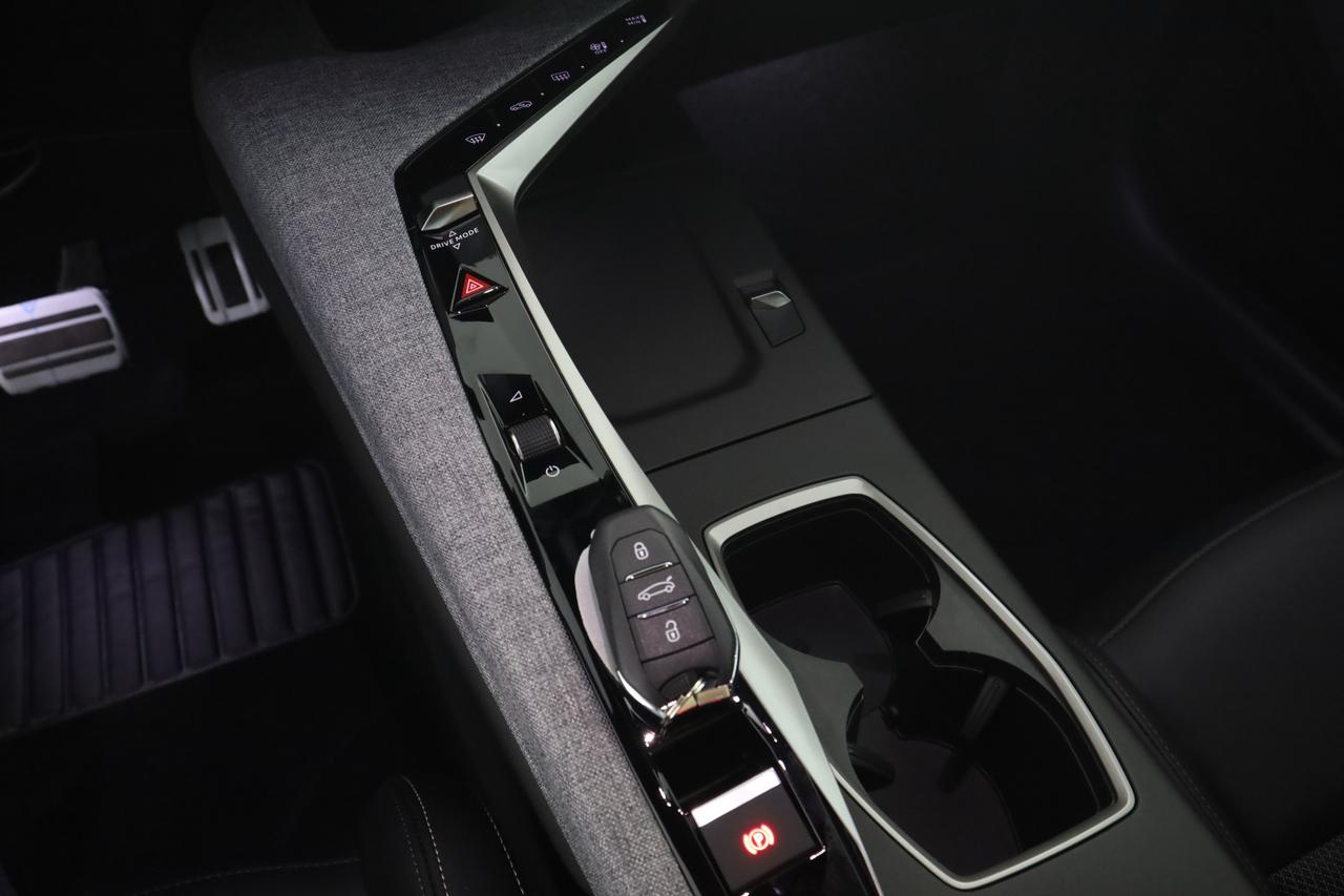 PEUGEOT 5008 3ª serie 5008 Hybrid 145 e-DCS6 GT