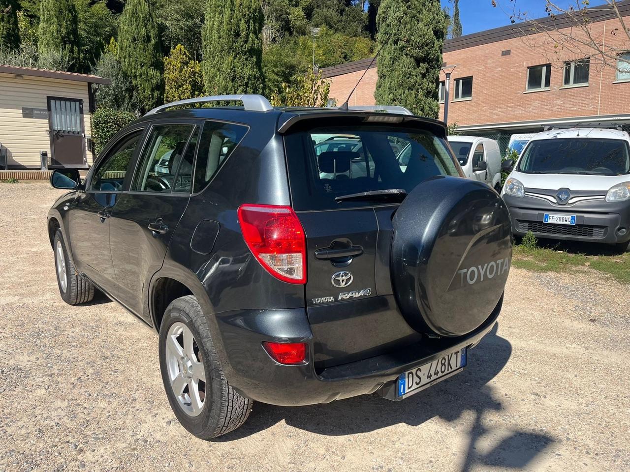 Toyota RAV 4 RAV4 2.2 D-4D 136 CV DPF Luxury