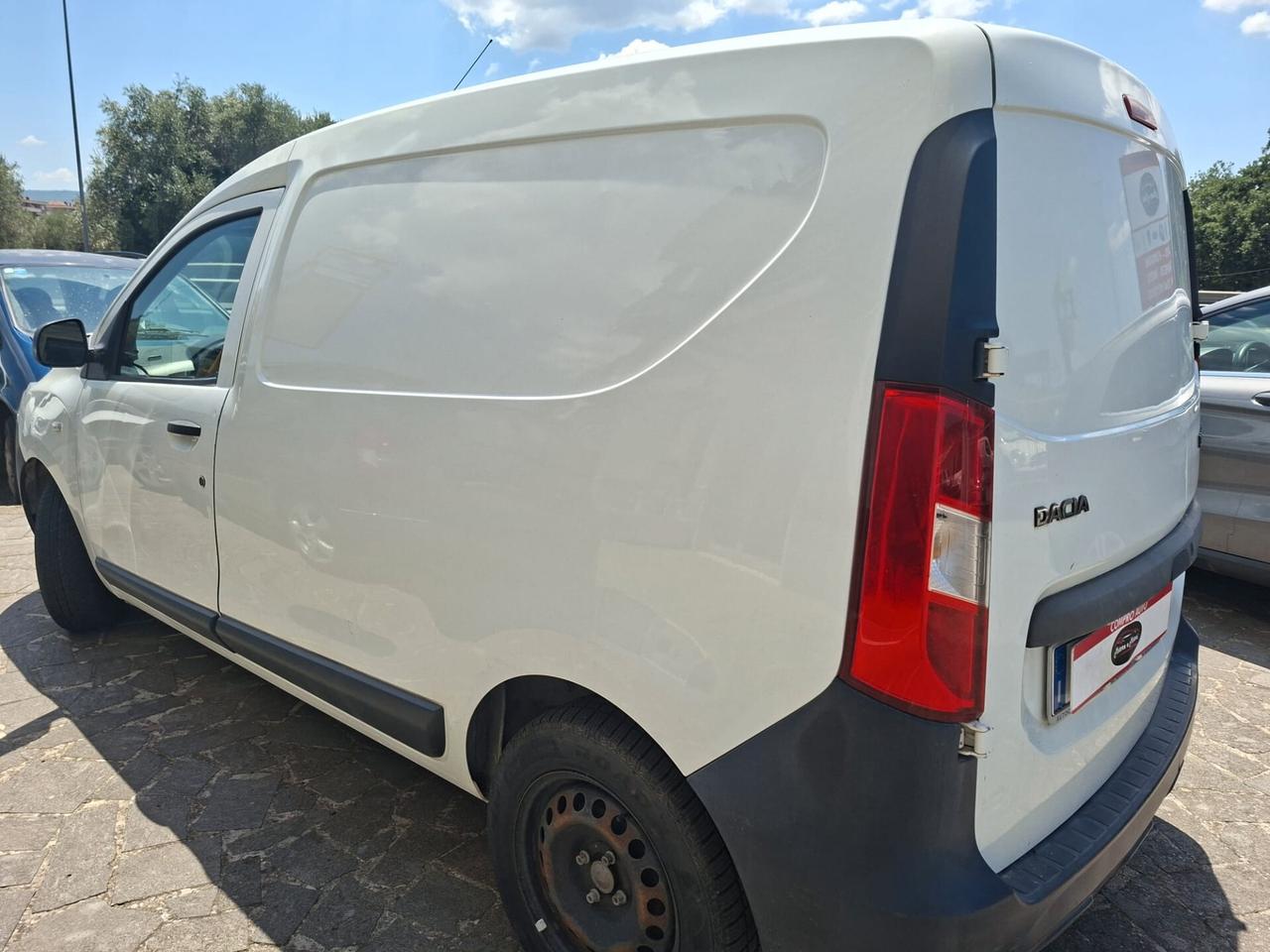 Dacia Dokker 1.5 Blue dCi 8V 75CV Comfort appena sostituita distribuzione pompa acqua