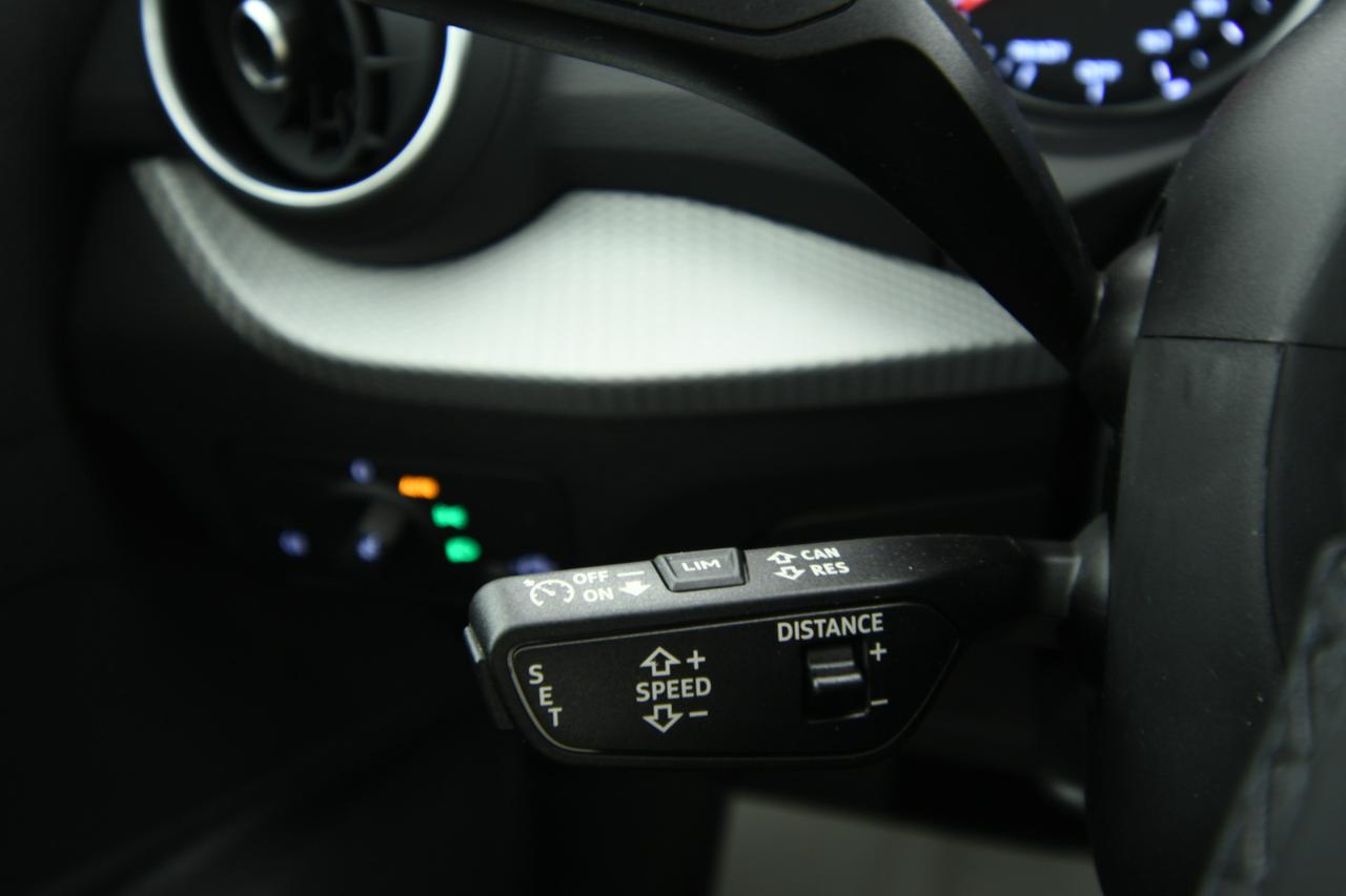 AUDI Q2 30 2.0 tdi Business s-tronic NEOPATENTATI+CAMERA+ACC
