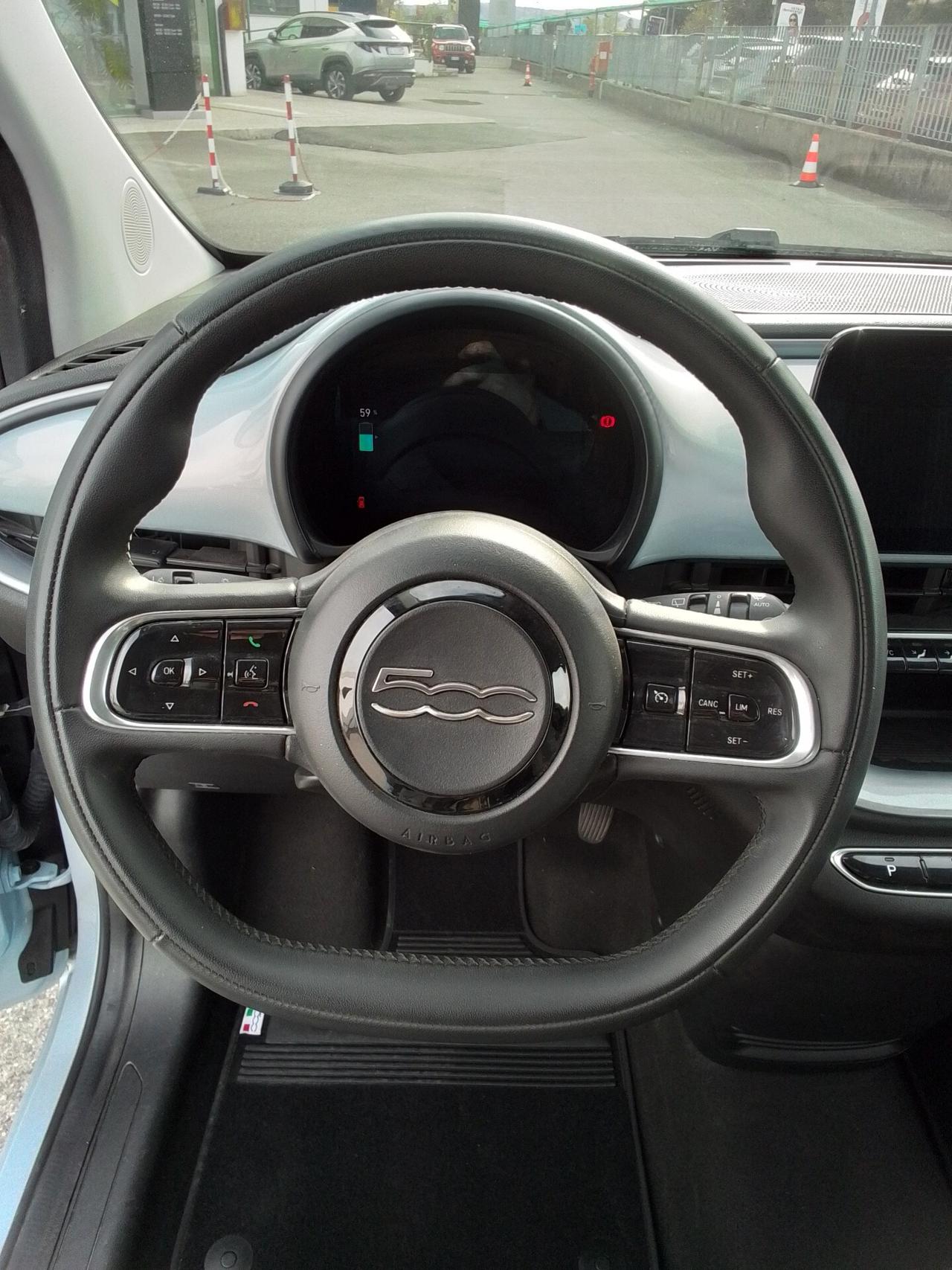 Fiat 500e Berlina 42 kWh Icon