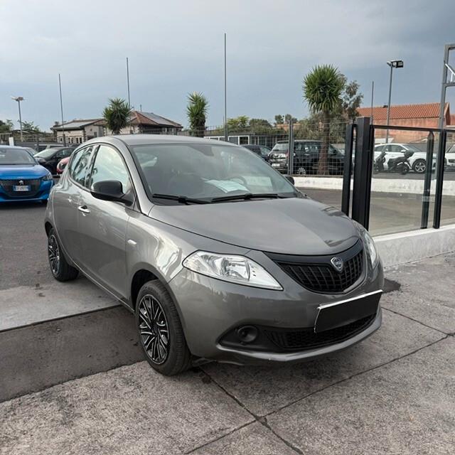 Lancia Ypsilon 1.0 FireFly 5 porte S&S Hybrid Alberta Ferretti