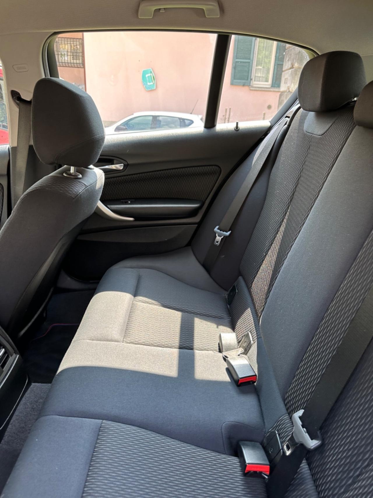 Bmw 116i 5p. UNIQUE KMCERT GARANZ