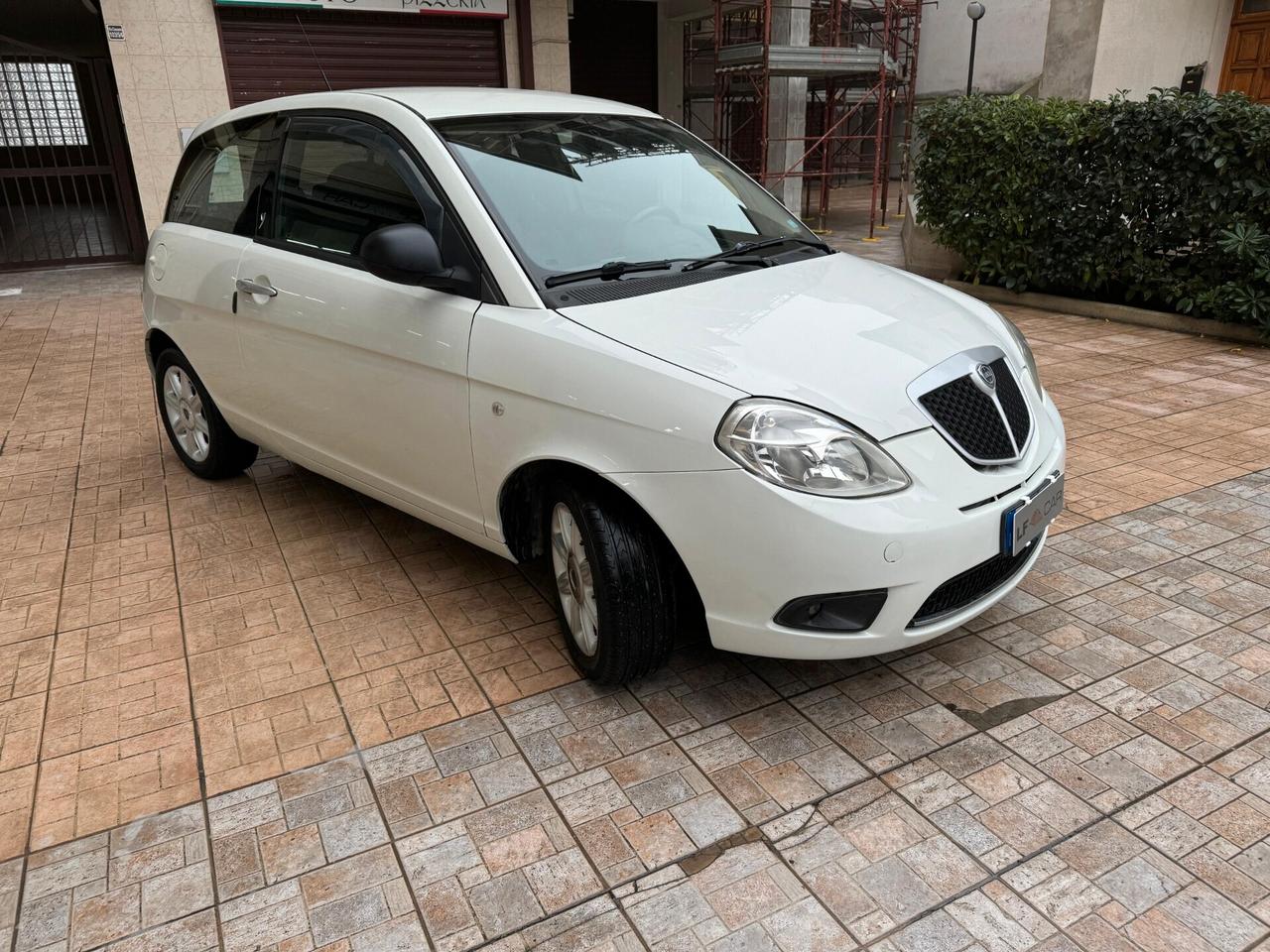 Lancia Ypsilon 1.3 MJT 90 cv 5 posti