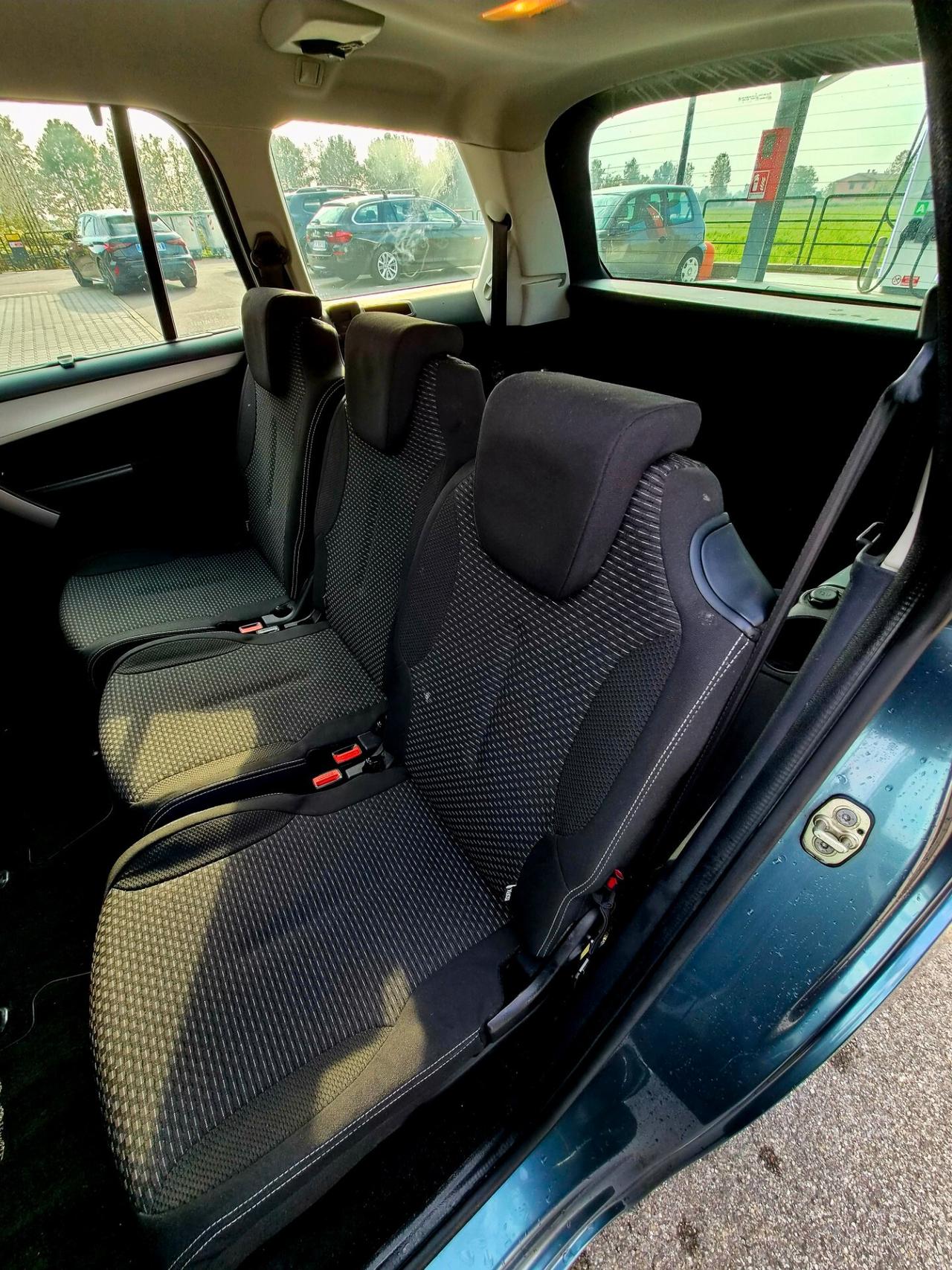 Citroen C4 Picasso 1.6 7 POSTI