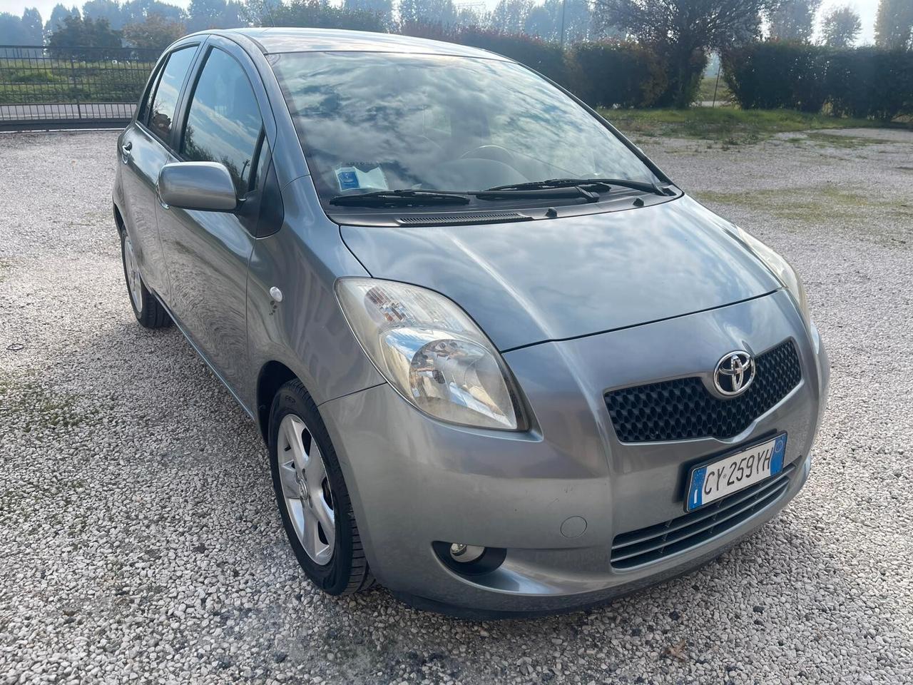 Toyota Yaris 1.0 3 porte Sol